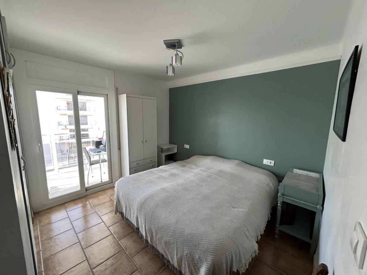 Front De 35 Apartment